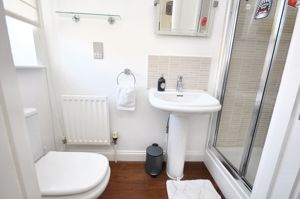 Ensuite- click for photo gallery